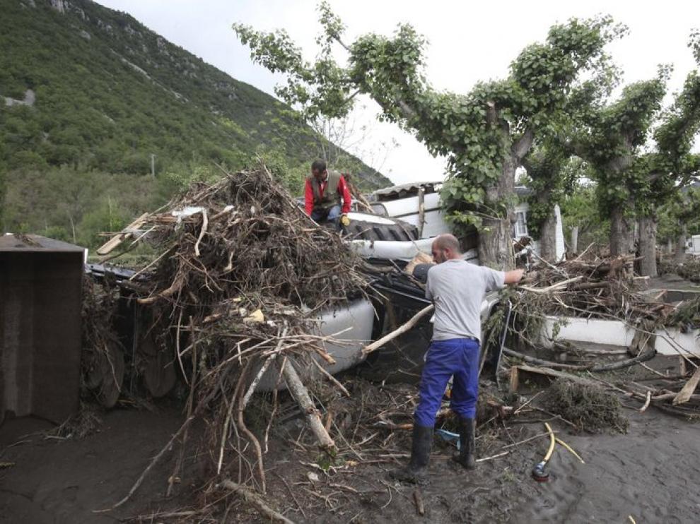 Estado en el que quedó el camping de Castejón de Sos tras la crecida del Ésera