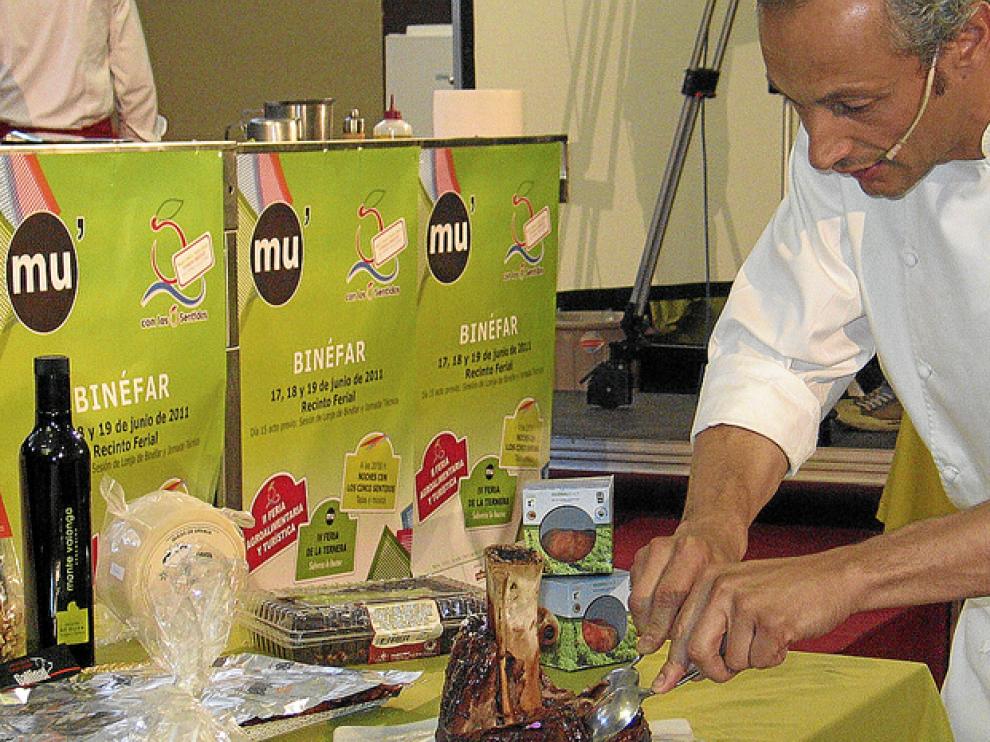 El cocinero Jesús Almagro realiza una demostración culinaria durante la anterior edición, en 2011.