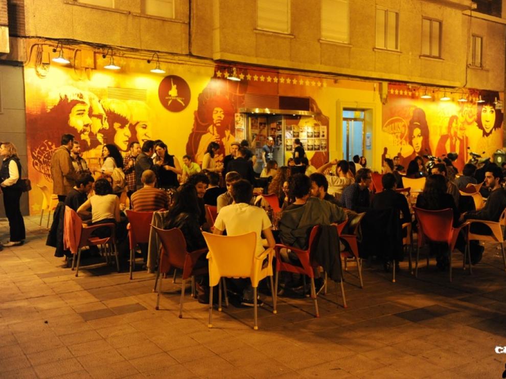 Una noche en la plaza de San Lamberto de Zaragoza