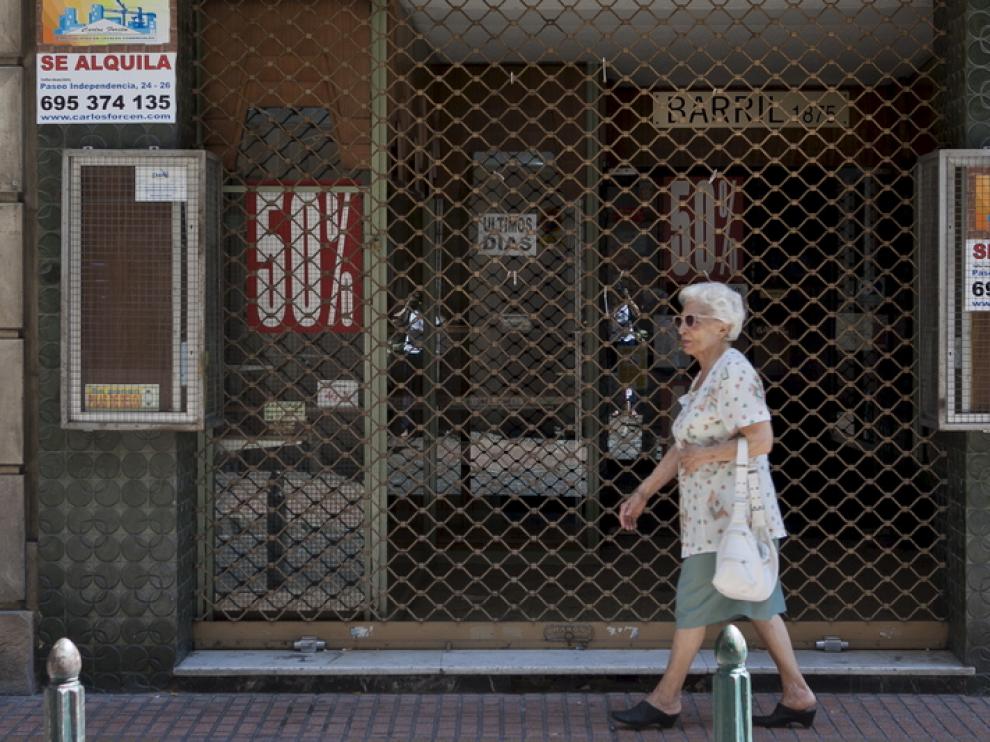 Muchos comercios regentados por autónomos han cerrado