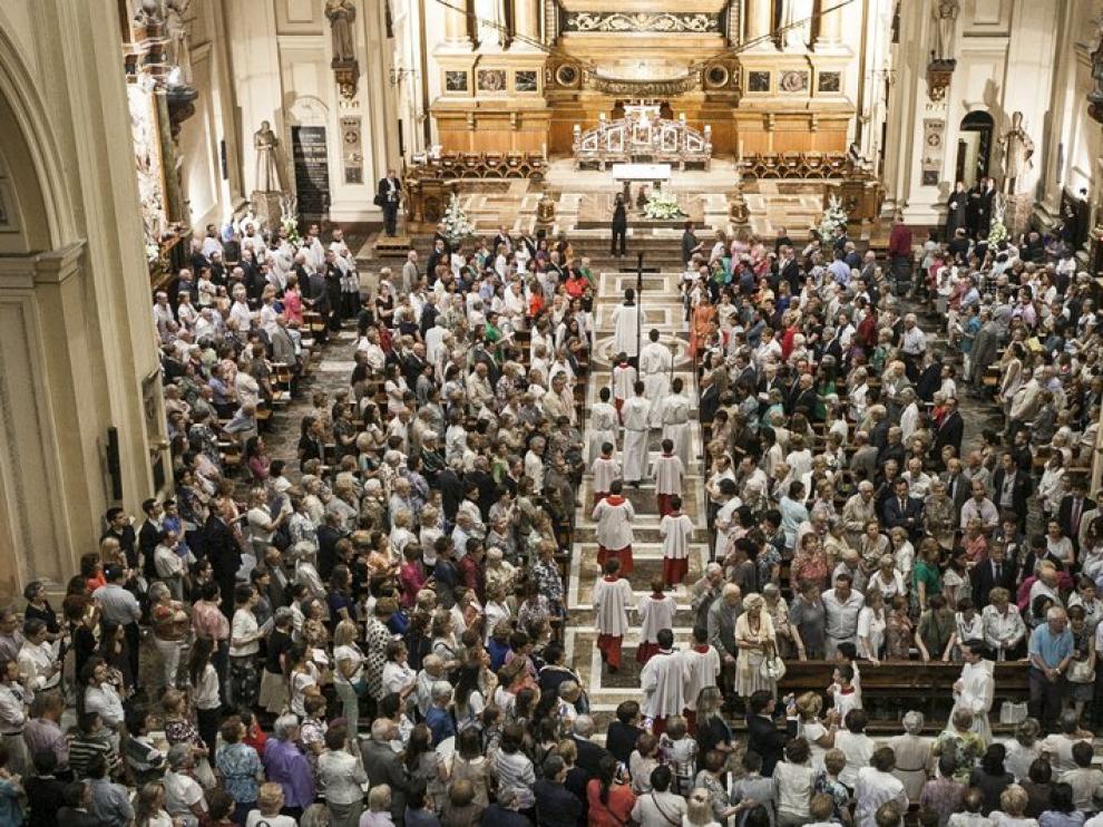 Bendición de las nuevas estatuas de la parroquia de Santa Engracia en Zaragoza