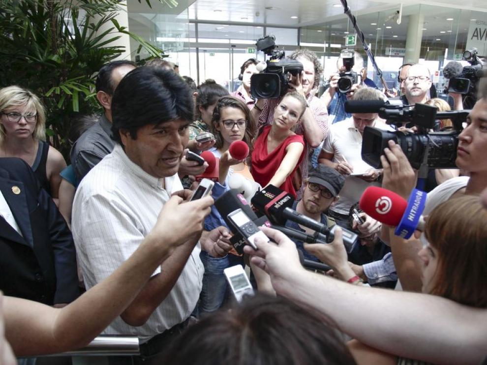 Evo Morales durante su estancia en el aeropuerto de Viena