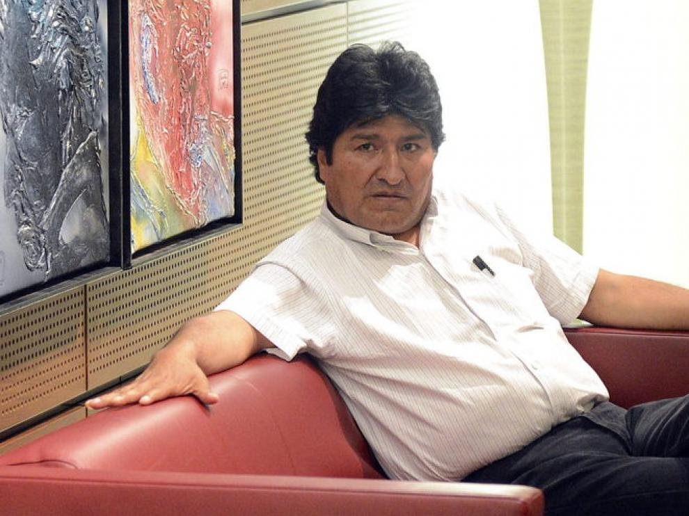 Evo Morales en el aeropuerto de Viena