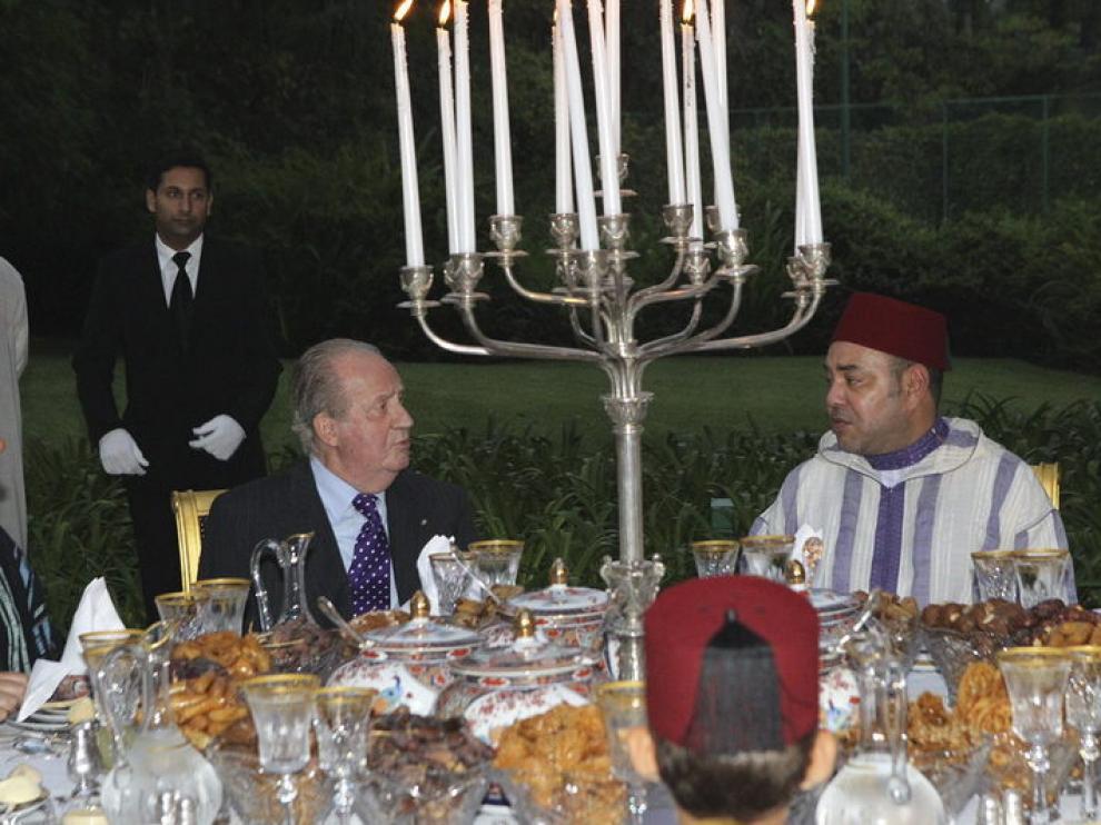 Imagen de la cena de este lunes ofrecida por el rey de Marruecos Mohamed VI.
