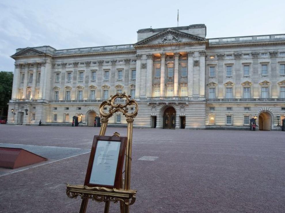 El nacimiento del heredero a las puertas del londinense palacio de Buckingham