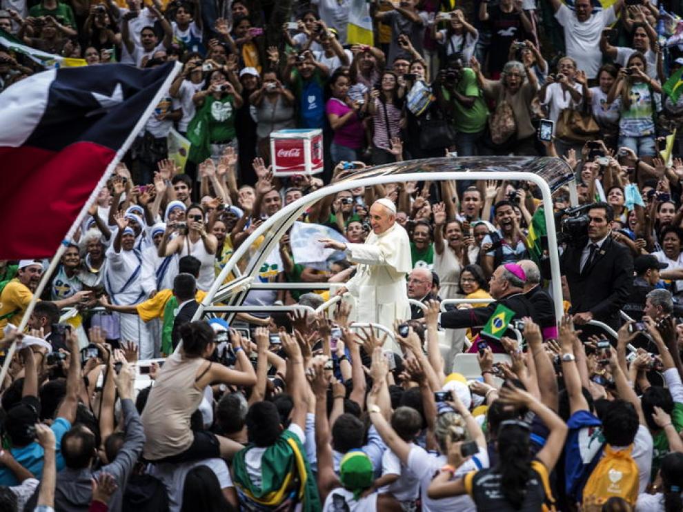 El Papa llegó este lunes a Rio para celebrar la Jornada Mundial de la Juventud.