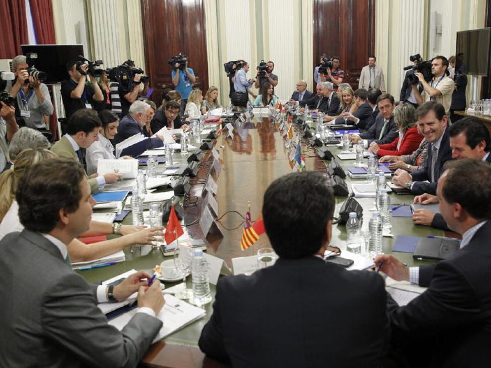 Arias Cañete ha presidido la reunión con los consejeros regionales.