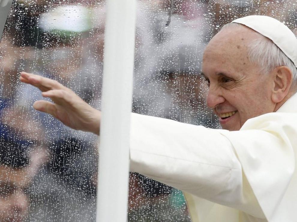 Francisco, a su llegada al santuario.