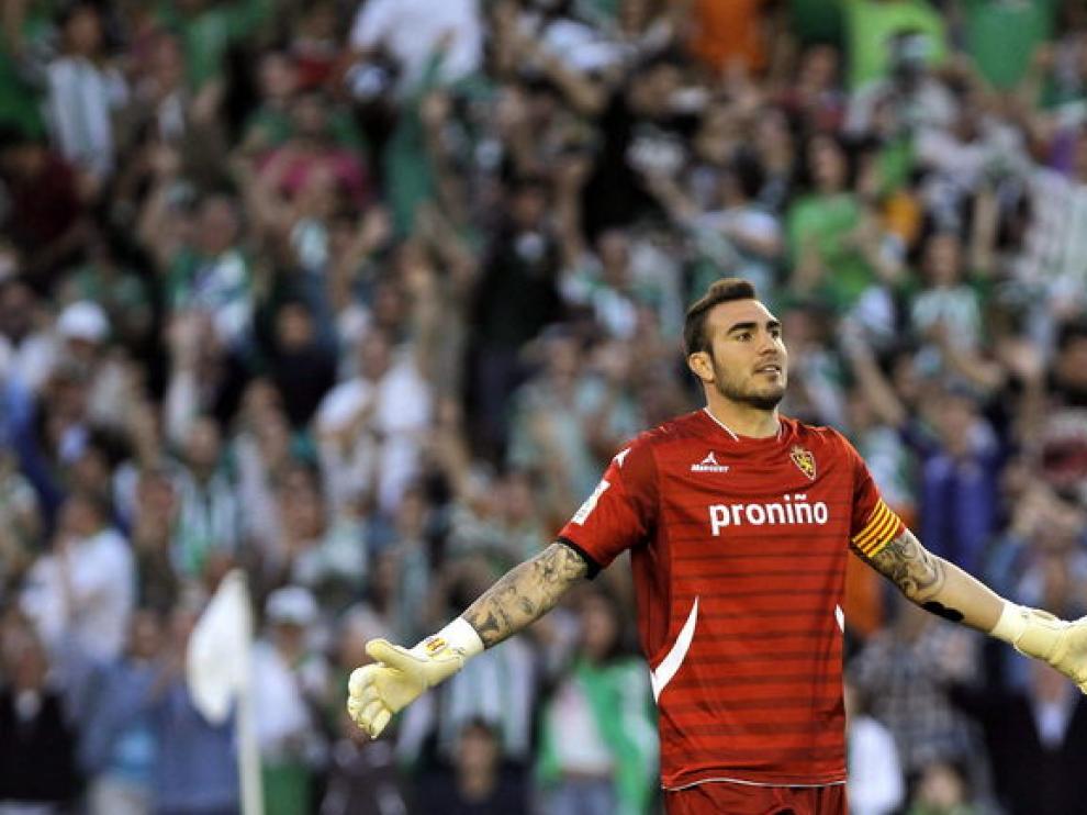 Roberto, durante un partido del Real Zaragoza
