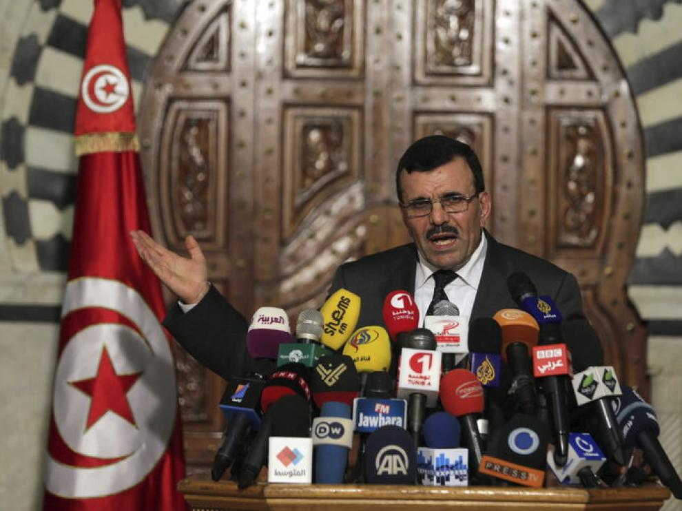 El primer ministro tunecino cuando anunciaba la fecha para las elecciones