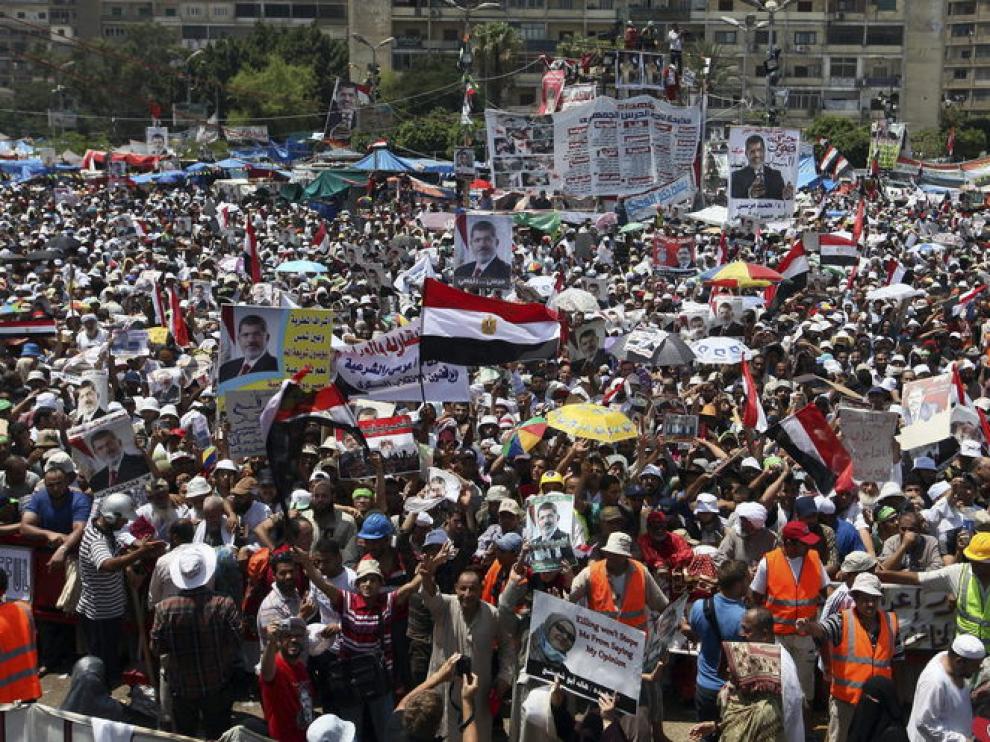 Miles de personas exigen la liberación de Mursi