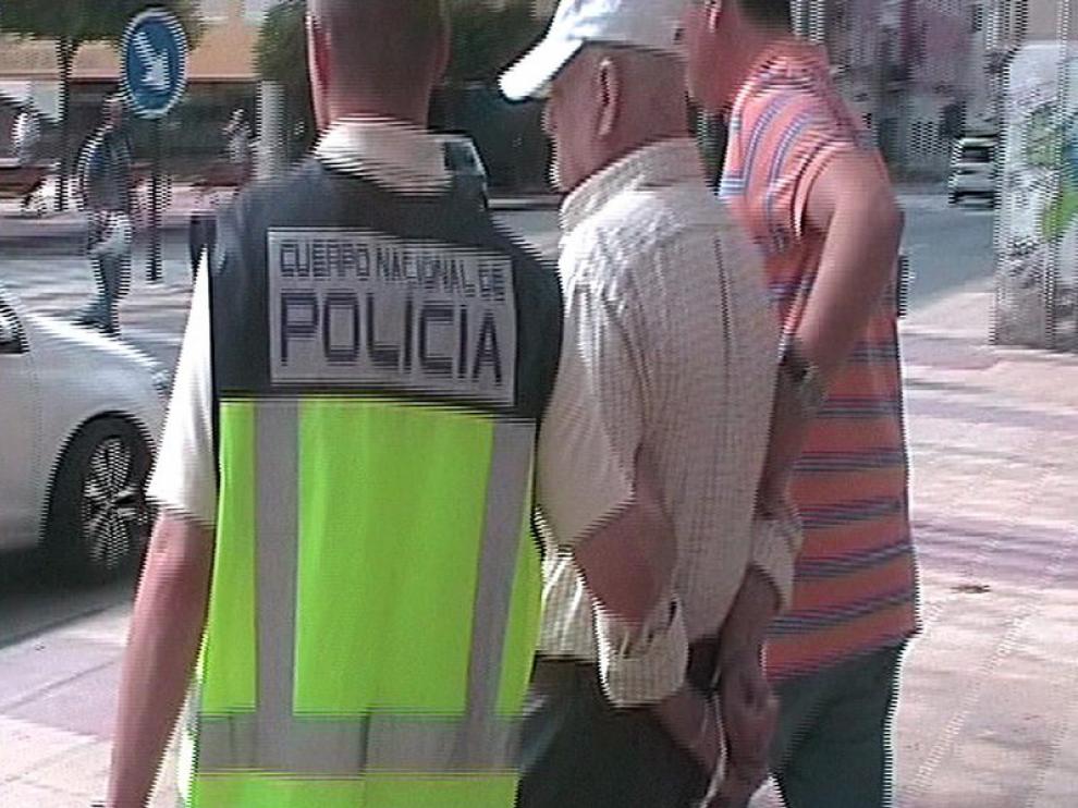 La Policía escolta a Galván