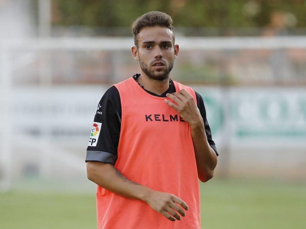 Roger en el entrenamiento previo a un partido contra el Teruel