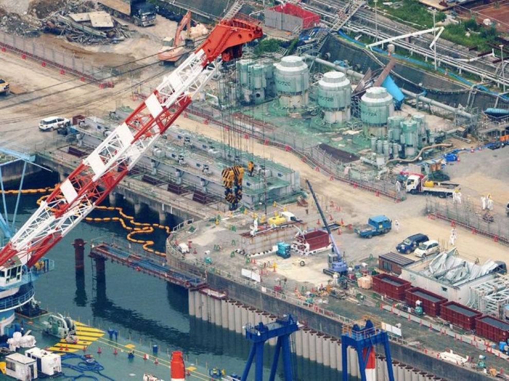 Imagen aérea de la planta de Fukushima donde se aprecian los trabajos que se están realizando