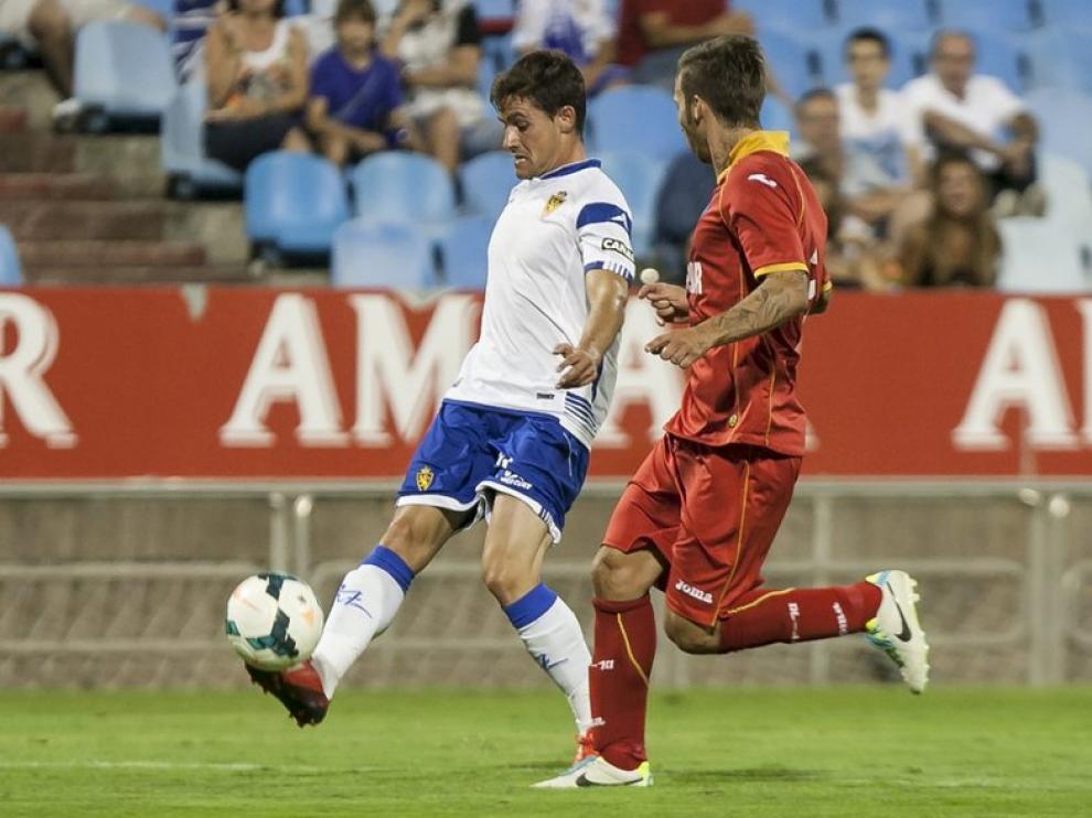 Jorge Ortí en una jugada durante el partido