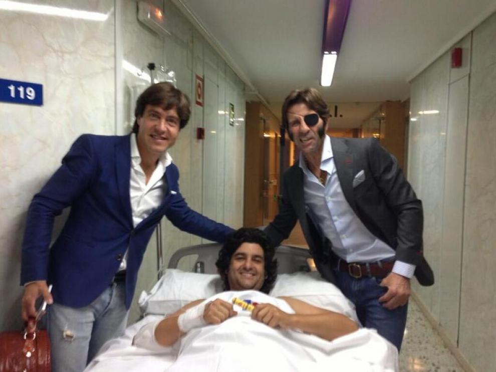 El apoderado de Morante colgó esta foto en Twitter del torero, quien recibió la visita de Padilla