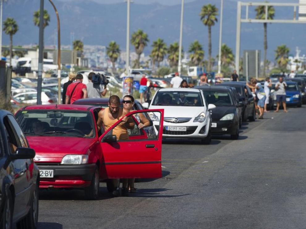 Filas para entrar en Gibraltar este jueves.