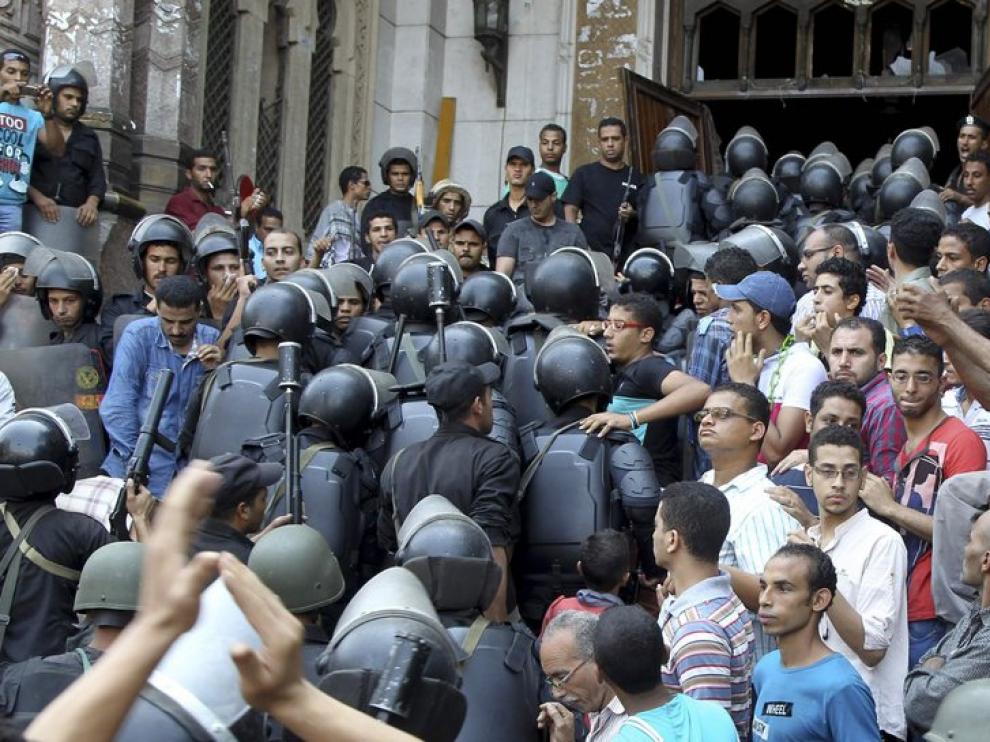 Intensifican la seguridad en El Cairo ante las protestas de los islamistas