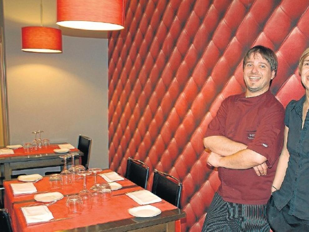 Andreu y Gemma, en el comedor del Dgusta