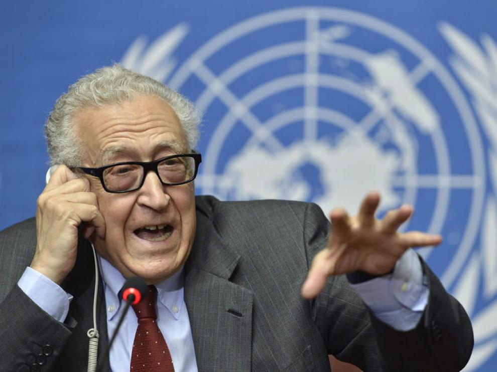 Lajdar Brahimi ha reconocido que cada mañana se levanta pensando en dimitir.