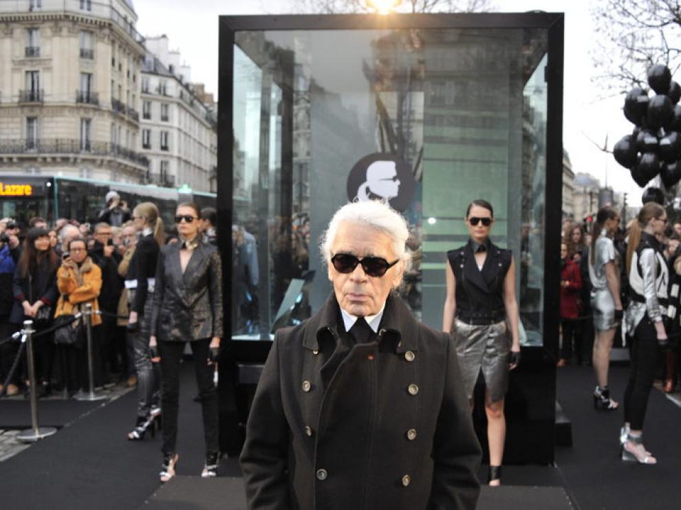El diseñador trabajó para Chanel desde 1983 hasta el día de su muerte.