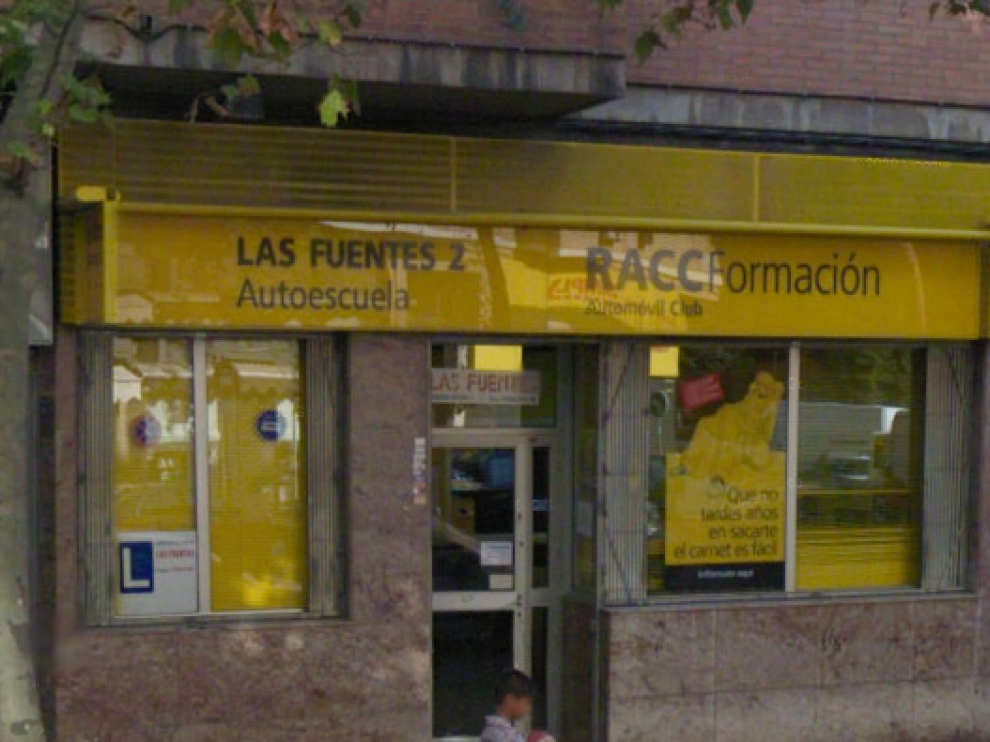 Una de las autoescuelas en Las Fuentes