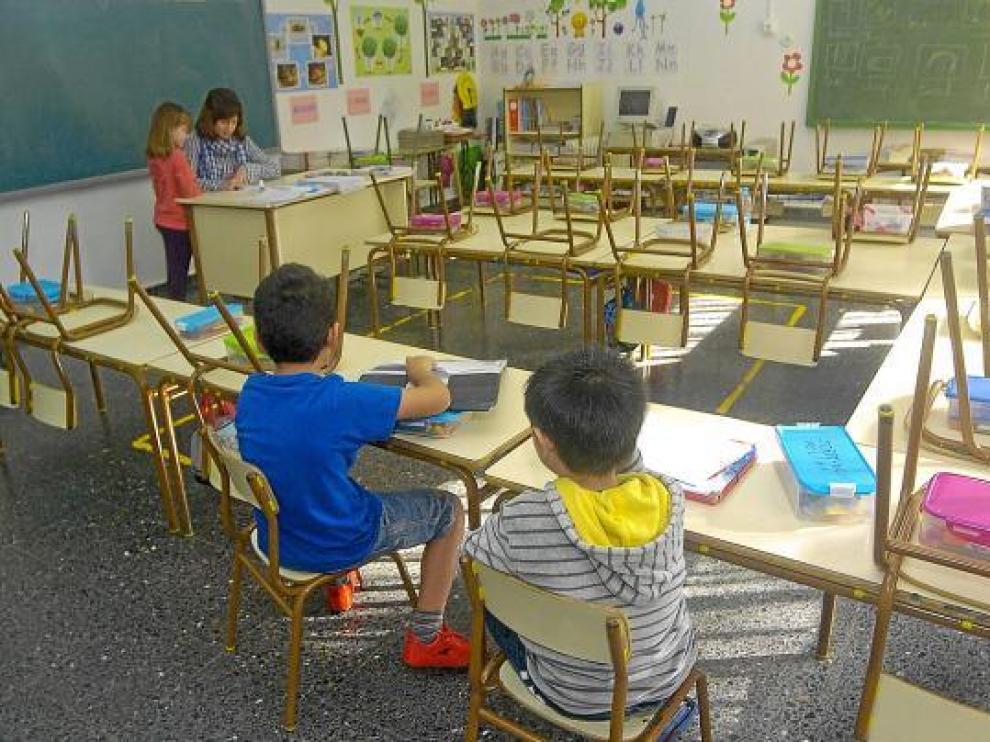 Los padres se quejan de que cada vez es más complicado acceder a las becas