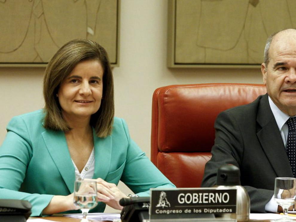 Fátima Báñez y Manuel Chaves en la comisión del Pacto de Toledo del Congreso