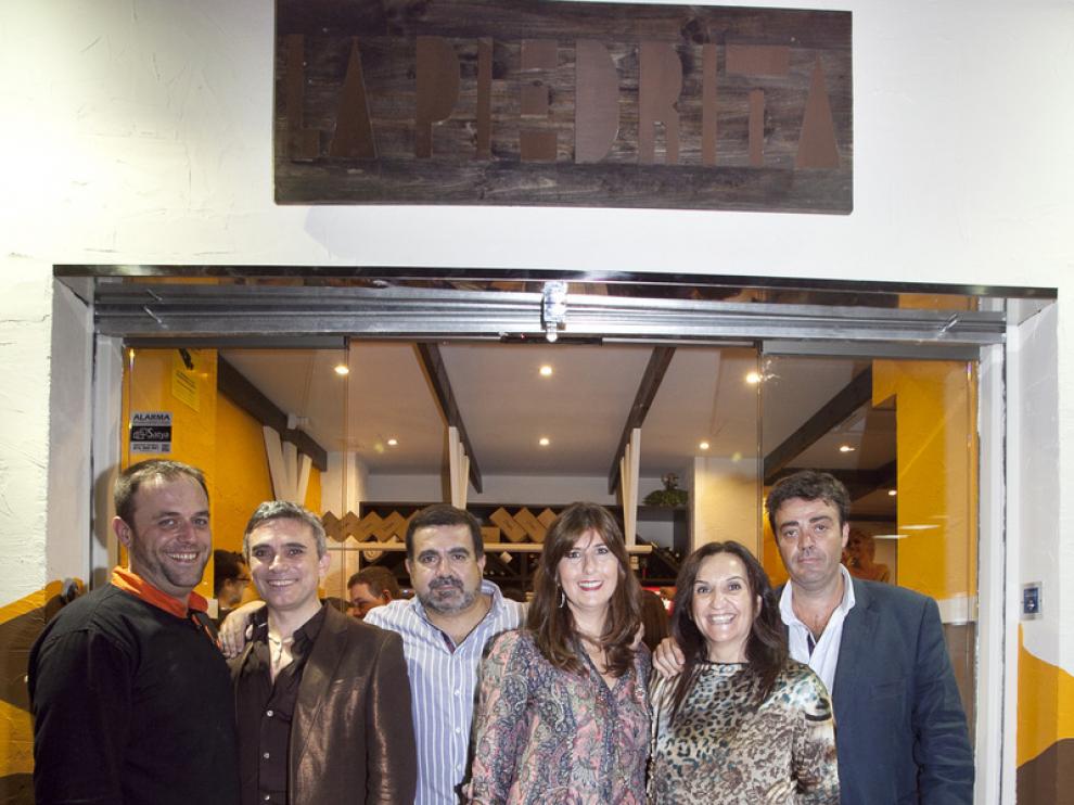 Empresarios de La Piedrita, con algunos amigos y familiares
