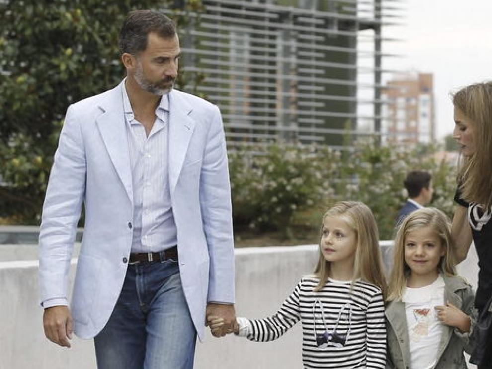 Los Príncipes de Asturias junto a sus hijas