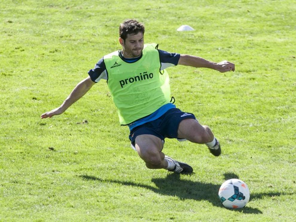 Javier Paredes, en una sesión de entrenamiento del R.Zaragoza