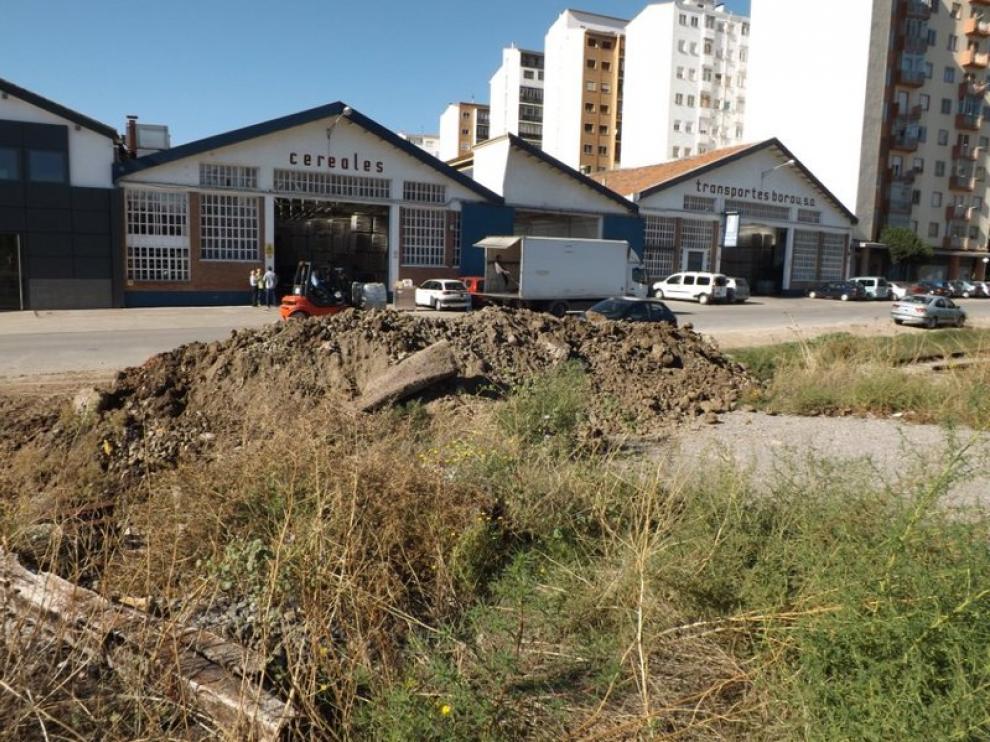El talud levantado por el Ayuntamiento en la C/Almudévar