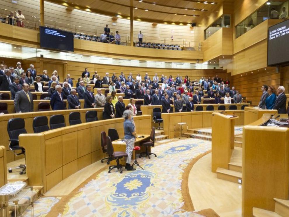 Los senadores guardaron un minuto de silencio por José Atarés