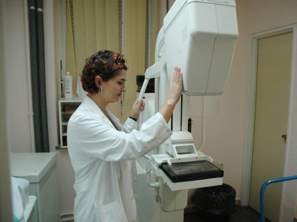 Un aparato para realizar mamografías en el Hospital Obispo Polanco de Teruel