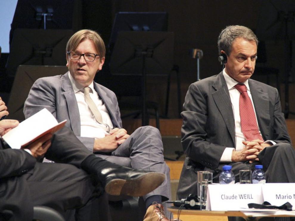Zapatero, junto al exministro belga Guy Verhofstadt