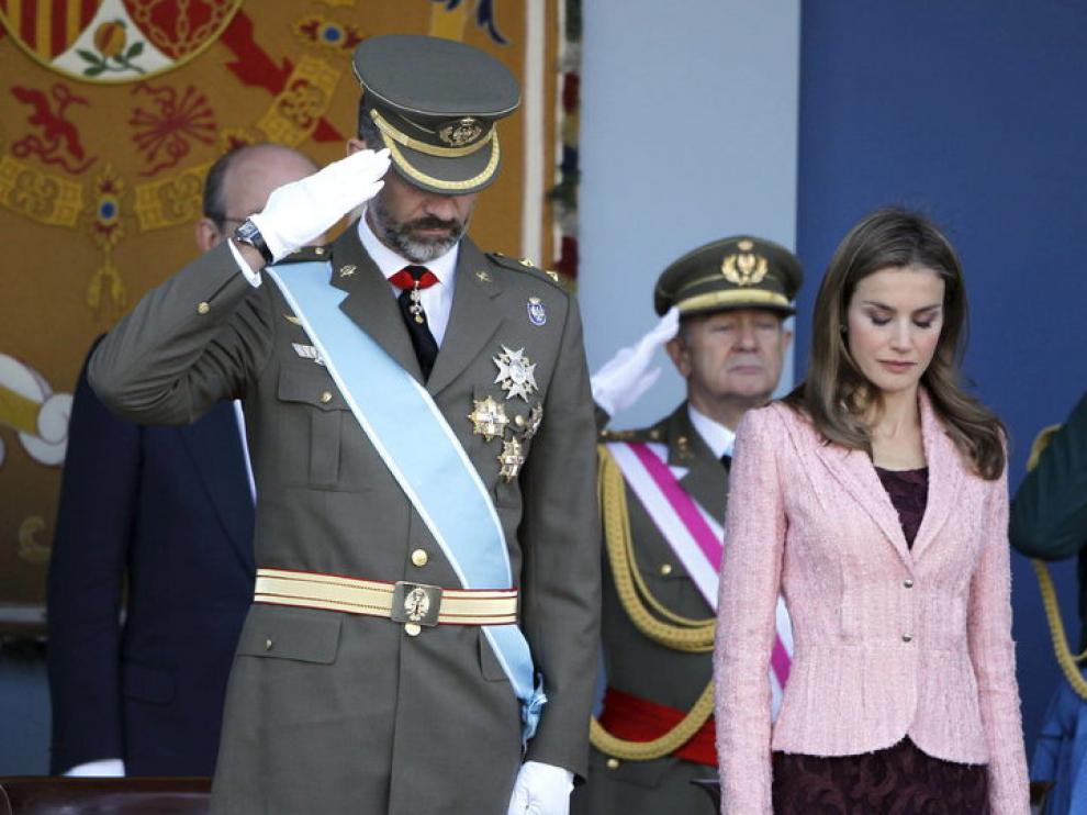 Los Príncipes de Asturias durante el desfile