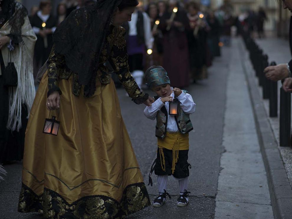 Procesion del Santo Rosario de Cristal por las calles de Zaragoza
