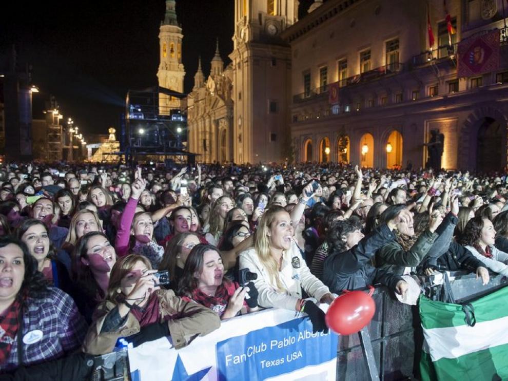 Concierto de Pablo Alborán en la plaza del Pilar de Zaragoza