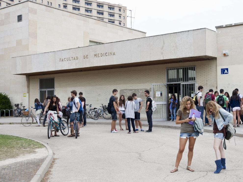 Alumnos de la Universidad de Zaragoza, en la facultad de Medicina