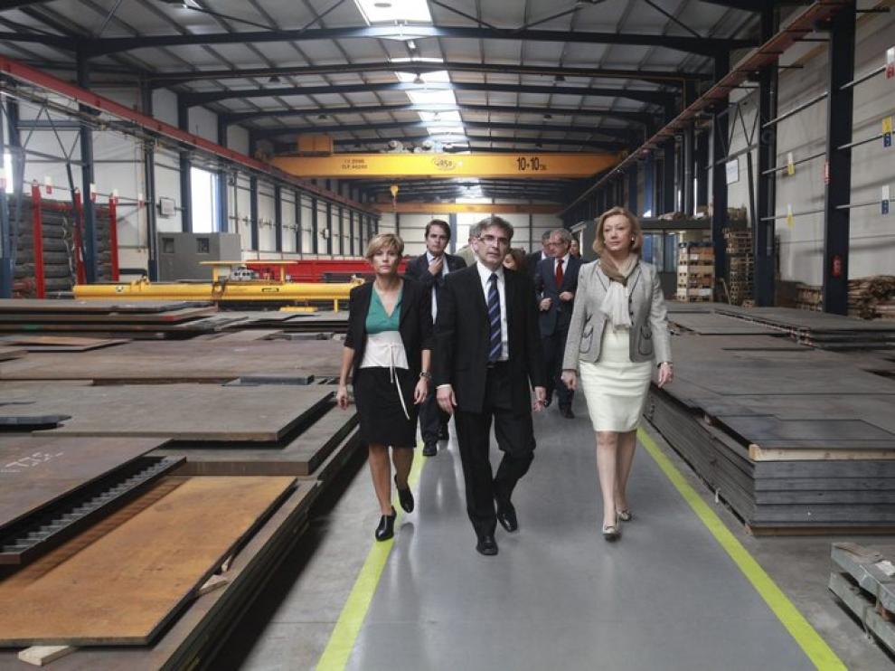 La presidenta aragonesa visita el grupo Gaypu en Huesca
