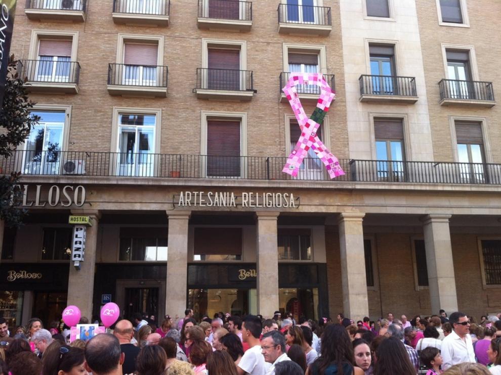 La plaza del Pilar se tiñe de rosa