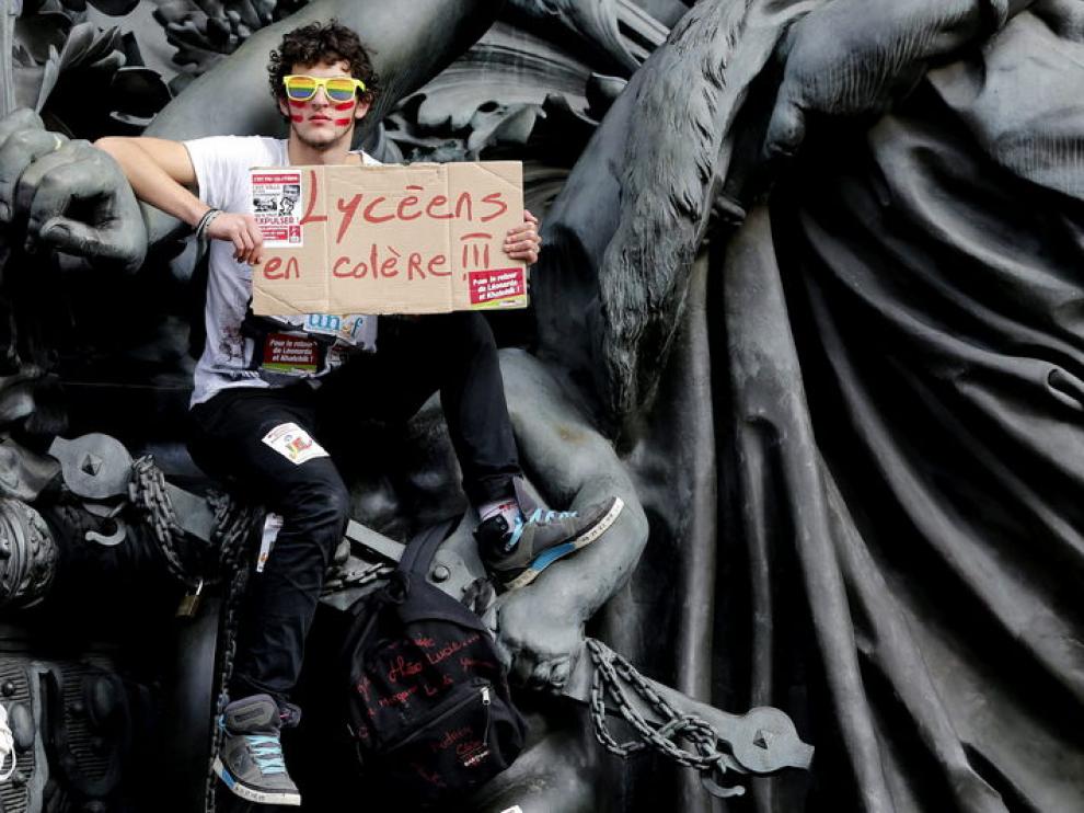 Protestas por la expulsión de Francia de la niña de origen kosovar