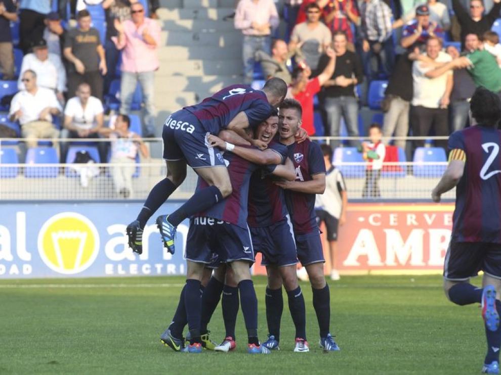 El Huesca celebra un gol