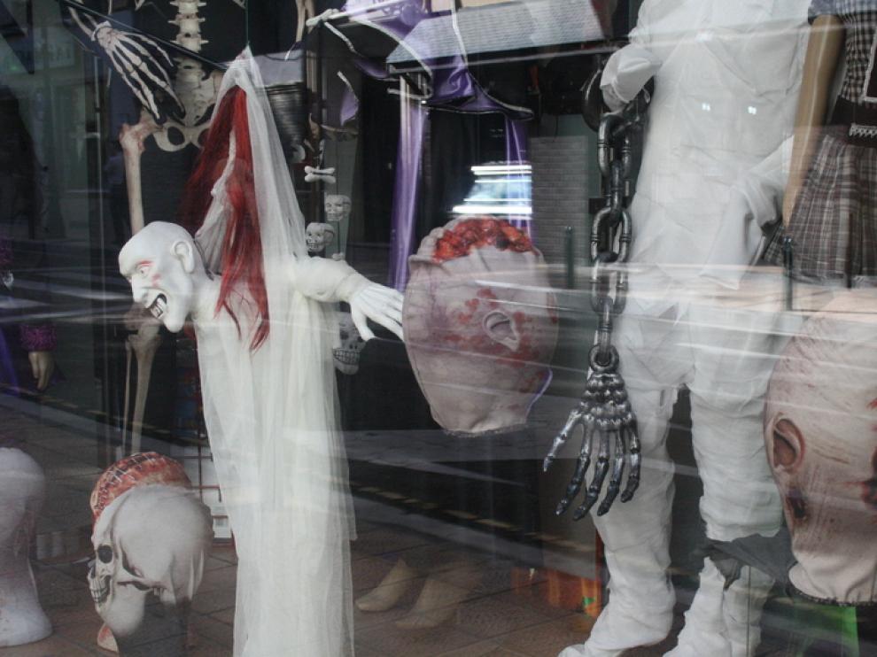Escaparates terroríficos en Zaragoza