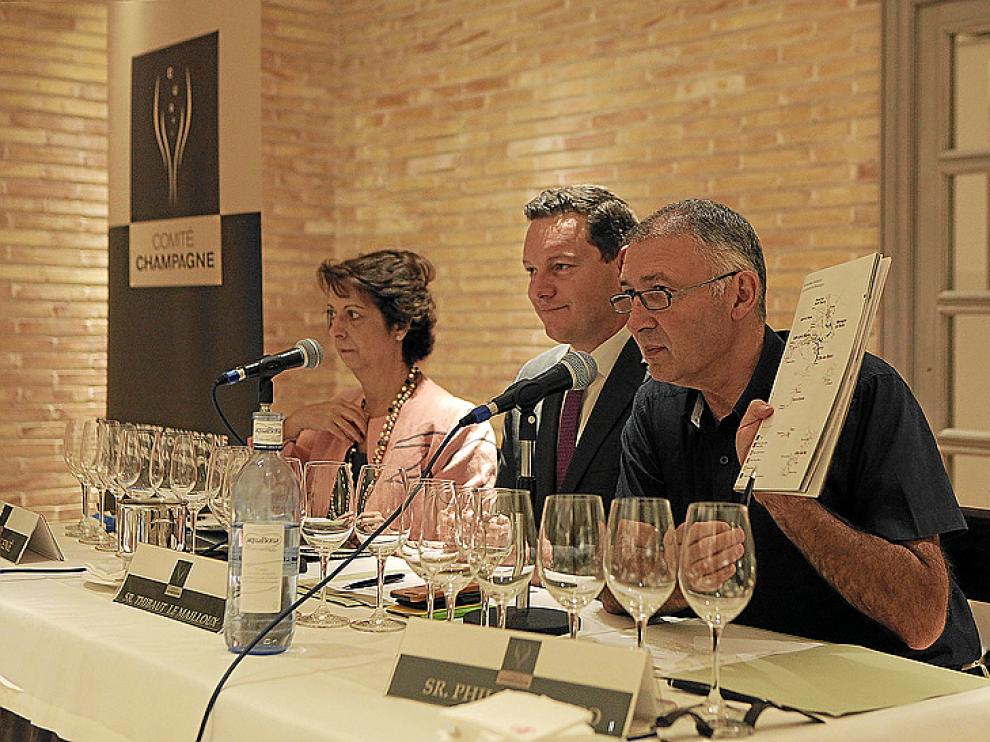 Responsables del Bureau du Champagne, en la cata con sumilleres