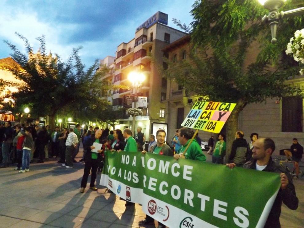 Concentración en Huesca ante la Lomce