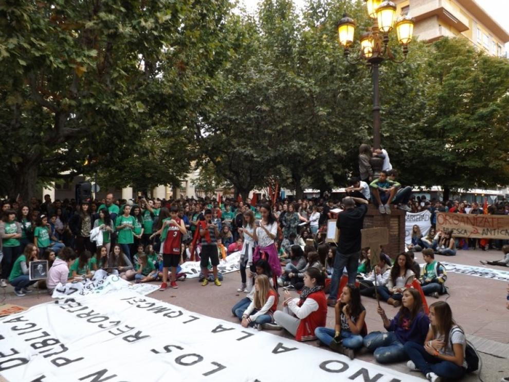Concentración contra los recortes de Educación en Huesca