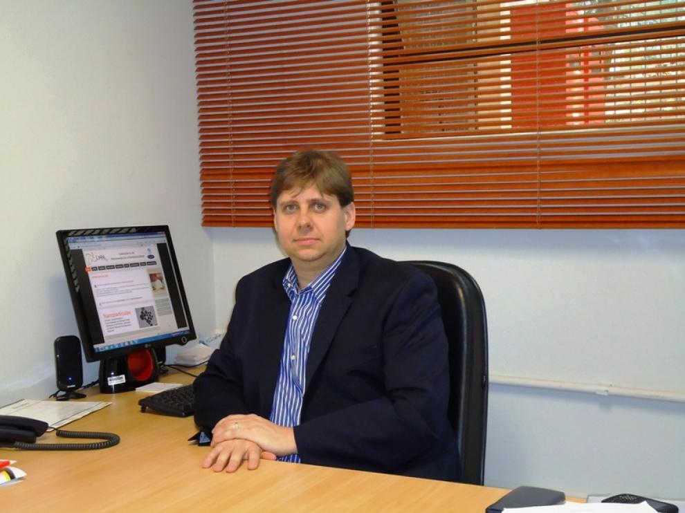 El investigador Valtencir Zucolotto, del grupo de Nanomedicina e Nanotoxicología de la Universidad de Sao Paulo