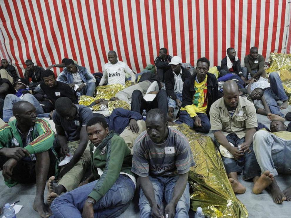 Inmigrantes a bordo del Mare Nostrum