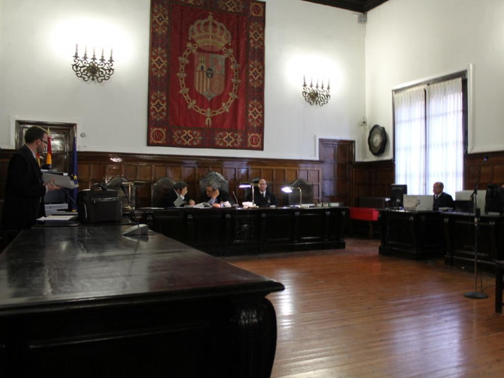 Juicio por el conflicto de AUZ